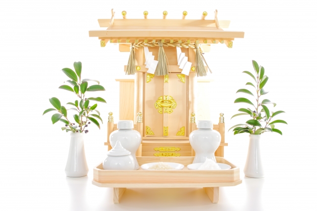 神棚　しめ縄　紙垂