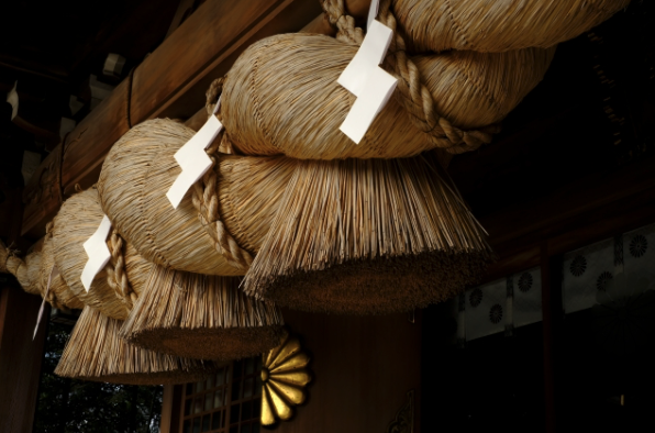 しめ縄　大きい　紙垂　神社