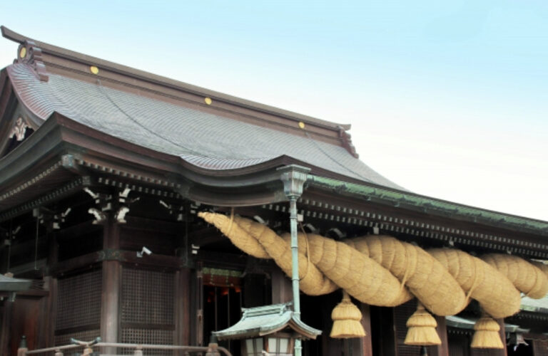 神社_しめ縄_参拝_大きいしめ縄_