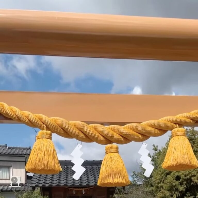 しめ縄の色｜麻色と黄金色の違いは？