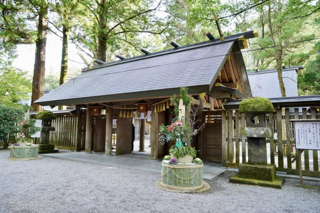 しめ縄が神事に用いられる由来となった日本神話の起源