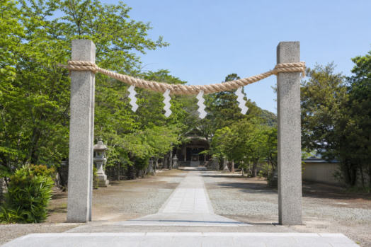 注連柱_しめ縄_神域を示すもの