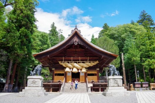 狛犬_神聖な場所_神社_一対の守護獣