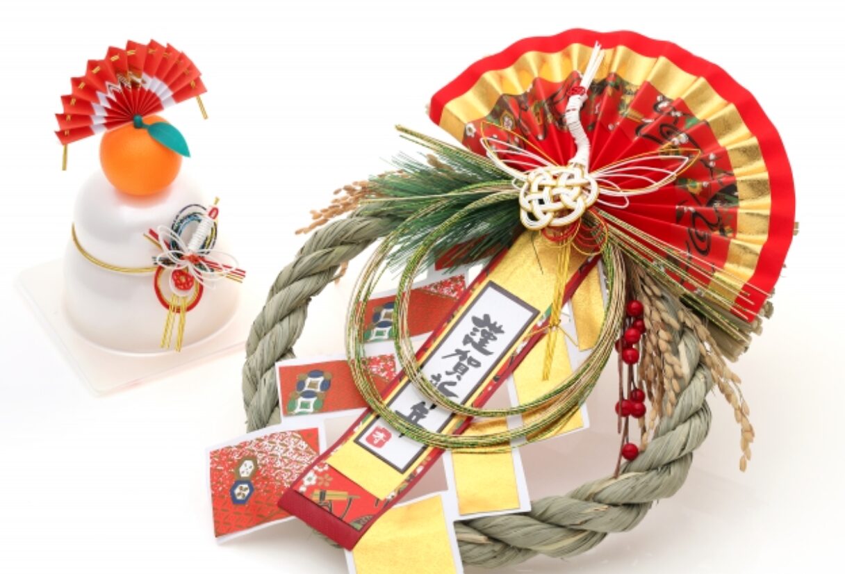 松とハスのお正月しめ縄 お正月】ツルウメモドキとハスの実のしめ飾り№4 しめ縄 変わり