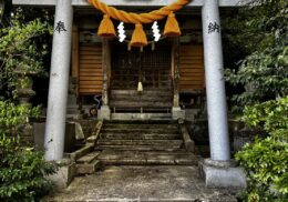 石川県_輪島市_伊須流岐神社_しめ縄取付