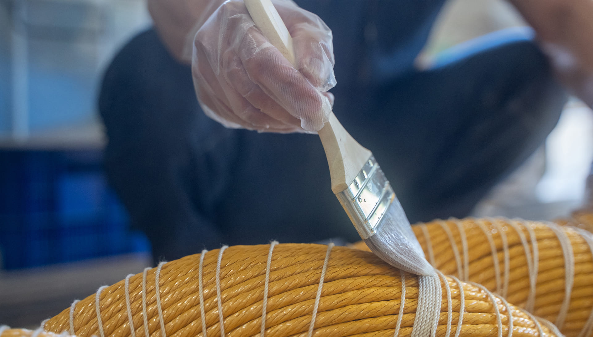 約三十年の耐久性を持つ独自の合繊しめ縄