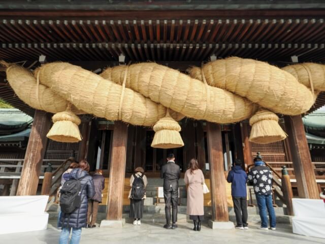 しめ縄の形に込められた由来と意味