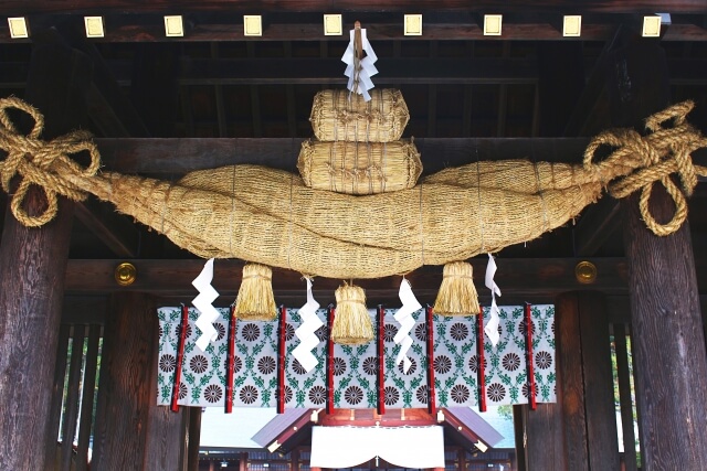 神社向け注連縄の形状｜由緒や設置箇所による違い