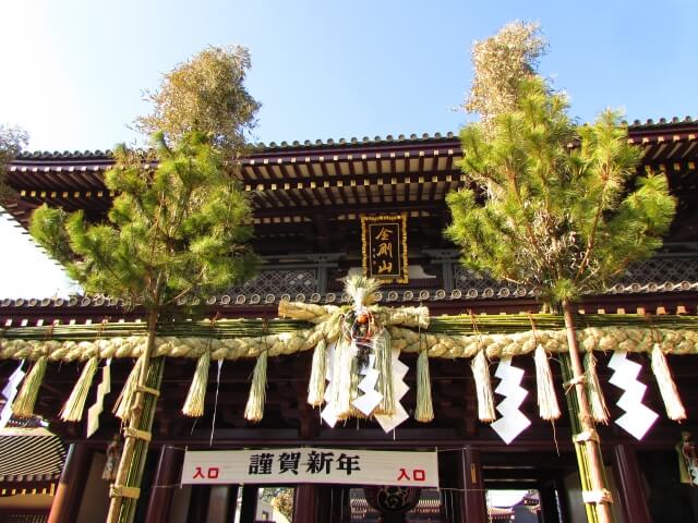 寺社しめ縄の施工対応で考えられる高所設置に伴う危険性