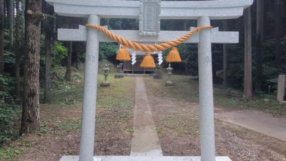 石川県志賀町市_熊野神社_鳥居しめ縄_取り替え