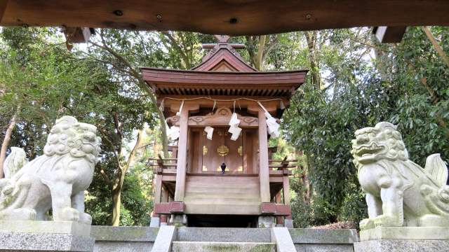 神社_狛犬_なぜ一対_役割と阿吽_意味
